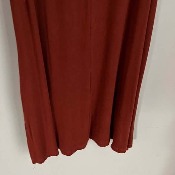 Medium-Russet Sleeveless Top - Picture 5 of 6